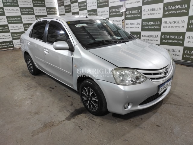 TOYOTA ETIOS 1.5 XS SEDAN 16V FLEX MAN 2013