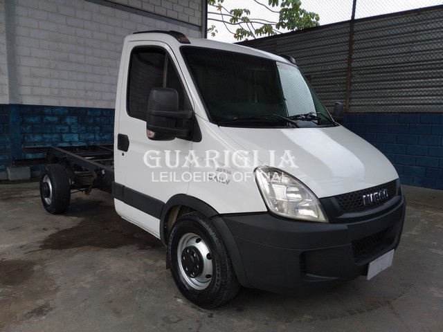 IVECO DAILY 35S14 CHASSI CABINE TURBO INTERCOOLER DIESEL 2P MANUAL 2013