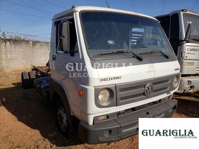 VOLKSWAGEN DELIVERY 8.160 3.8 2015